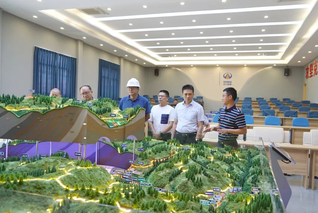 四川路橋黨委委員、紀(jì)委書記朱年紅到寧攀高速ZCB1-7/8分部檢查指導(dǎo)工作